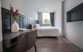 Vix Bangkok At Victory Monument